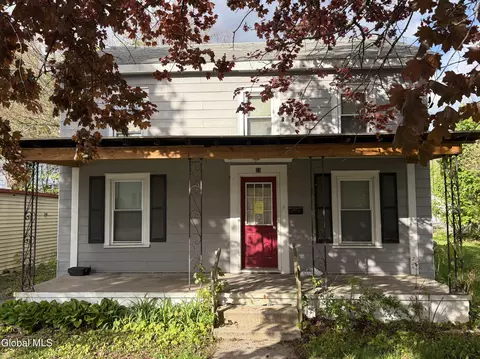 23 Hudson St, South Glens Falls, NY 12803