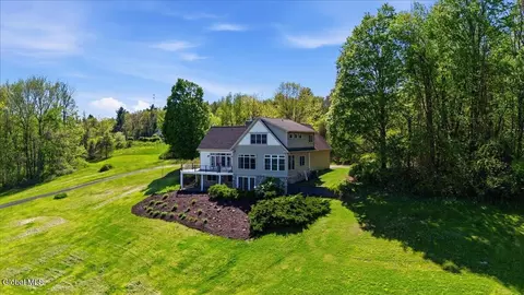 9 Sweet Rd, Stillwater, NY 12170