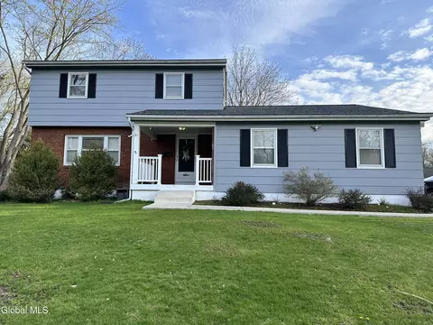 31 Point View Dr, East Greenbush, NY 12061