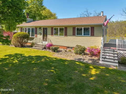 1309 Maple Hill Rd, Castleton On Hudson, NY 12033
