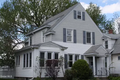 140 6th St, Scotia, NY 12302