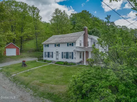 234 S Grimes Hill Rd, Granville, NY 12832
