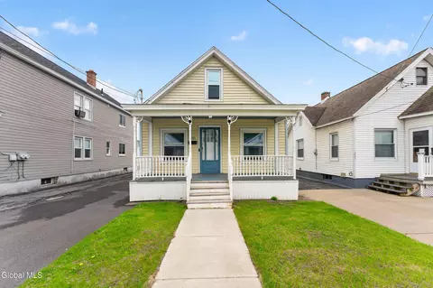 231 5th St, Scotia, NY 12302