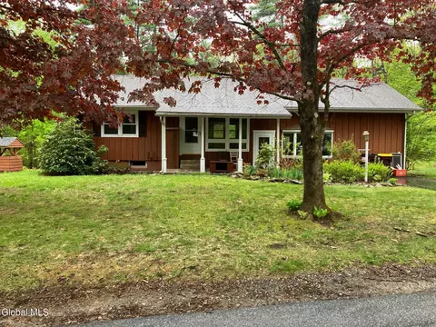 14 Canty Rd, Saratoga Springs, NY 12866