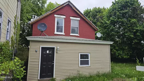 423 3rd St, Albany, NY 12206