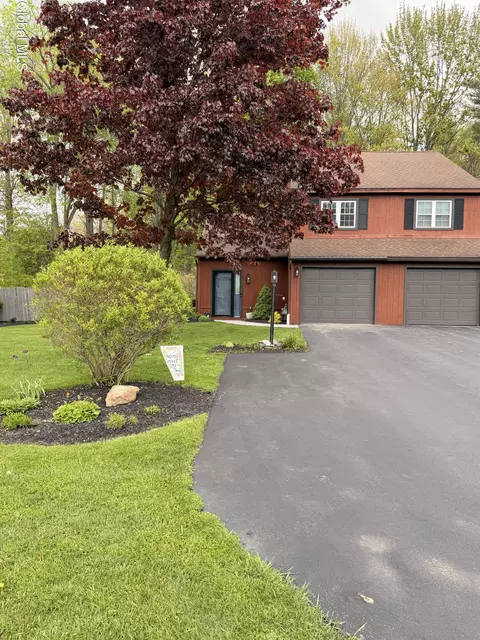 23 Woodcliffe Dr # B, Clifton Park, NY 12065