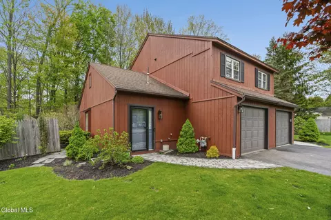 23 Woodcliffe Dr # B, Clifton Park, NY 12065