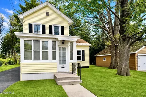 14 Knickerbocker St, Ballston Spa, NY 12020