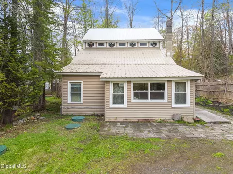 142 1st Ave, Caroga Lake, NY 12032