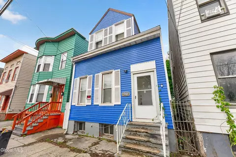 512 1st St, Albany, NY 12206