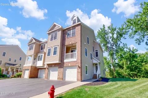 14203 Admirals Walk Dr, Cohoes, NY 12047