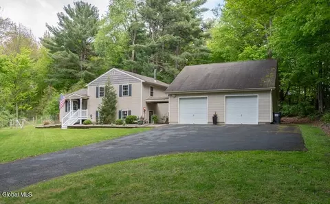 84 Jack Halloran Rd, Stillwater, NY 12170