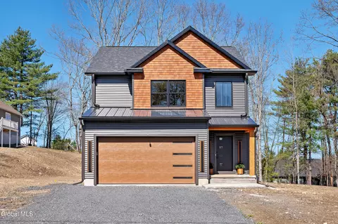 76 Schuurman Rd, Castleton On Hudson, NY 12033