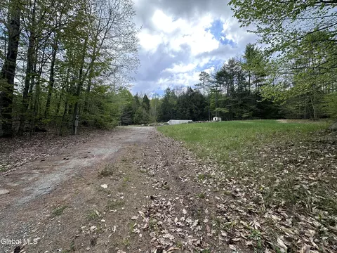 7 Dunkley Rd, Lake Luzerne, NY 12846