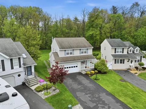 41 Wicken Sq, Albany, NY 12205