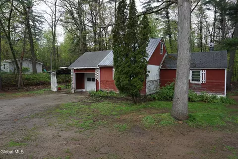 8 Scout Rd, Gansevoort, NY 12831