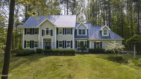 9 Rolling Brook Dr, Saratoga Springs, NY 12866