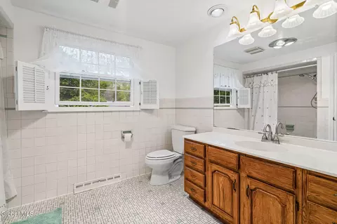 Bath - 8 Lancaster Dr, Glenville, NY 12302 photo 1 of 4