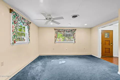 Living - 8 Lancaster Dr, Glenville, NY 12302 photo 3 of 8