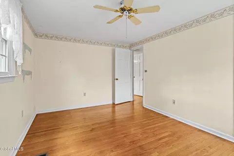 Bedroom - 8 Lancaster Dr, Glenville, NY 12302 photo 3 of 6