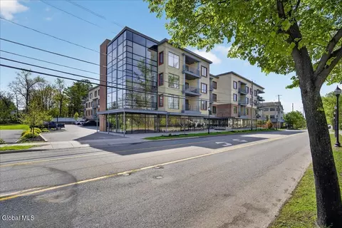 116 W Saratoga UNIT 401, Saratoga Springs, NY 12866