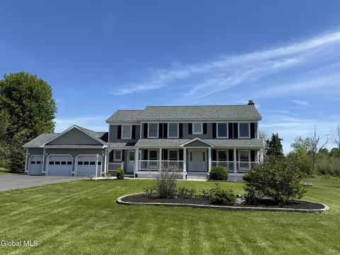 199 Ashdown Rd, Ballston Lake, NY 12019