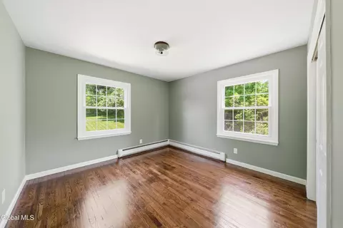 Bedroom - 2704 Apple Tree Ln, Castleton On Hudson, NY 12033 photo 2 of 4