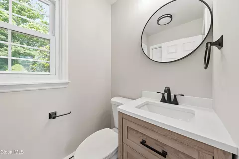 Bath - 2704 Apple Tree Ln, Castleton On Hudson, NY 12033 photo 1 of 4