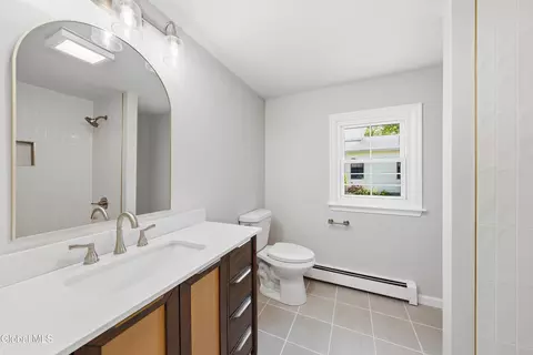 Bath - 2704 Apple Tree Ln, Castleton On Hudson, NY 12033 photo 4 of 4