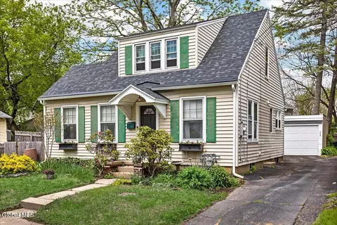 210 Lincoln St, Scotia, NY 12302