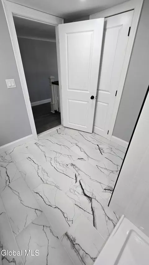 Bath - 237 Cherry St, Schenectady, NY 12306 photo 6 of 7