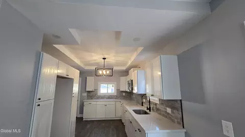 Entry Way - 237 Cherry St, Schenectady, NY 12306 photo 4 of 8