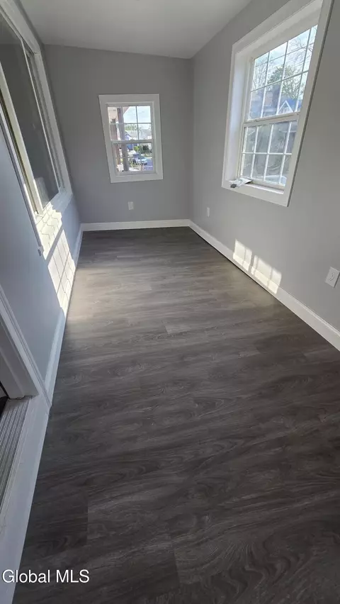 Exterior - 237 Cherry St, Schenectady, NY 12306 photo 3 of 3