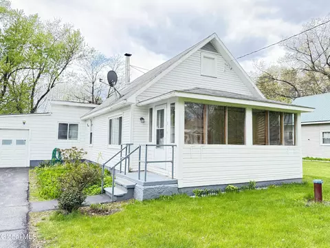 11 Bly Ave, Hudson Falls, NY 12839