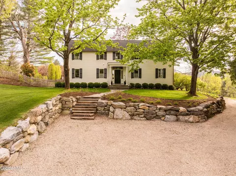 54 Far View Ln, Hillsdale, NY 12529