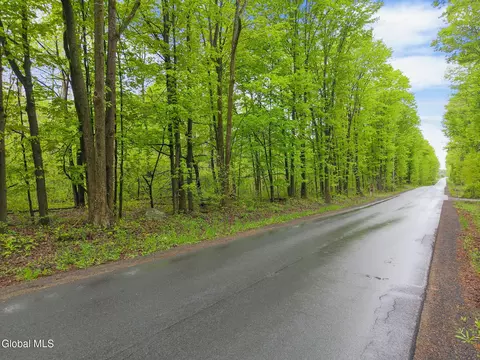 112 Rocky Ridge Road # l4, Amsterdam, NY 12010