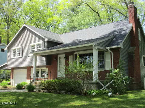 Exterior - 161 Willow Ln, Glenville, NY 12302 photo 4 of 23