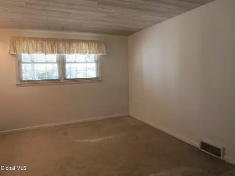 Bedroom - 161 Willow Ln, Glenville, NY 12302 photo 11 of 11