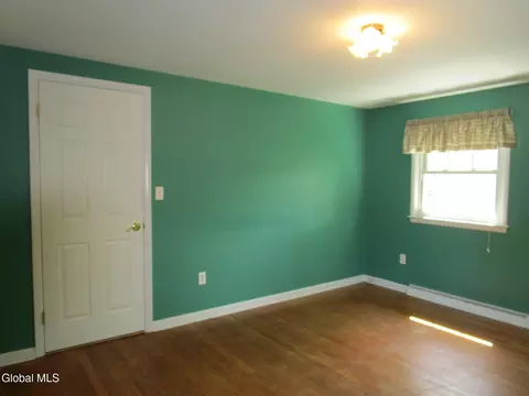 Bedroom - 161 Willow Ln, Glenville, NY 12302 photo 5 of 11