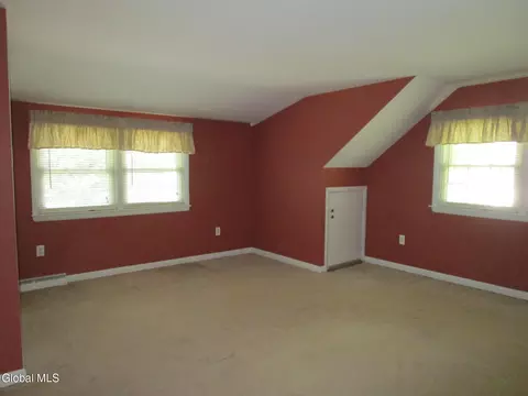 Bedroom - 161 Willow Ln, Glenville, NY 12302 photo 8 of 11