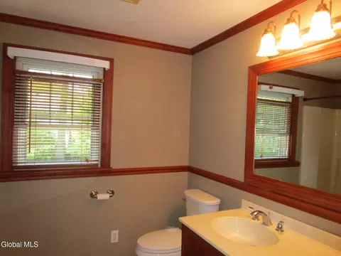 Bath - 161 Willow Ln, Glenville, NY 12302 photo 1 of 9