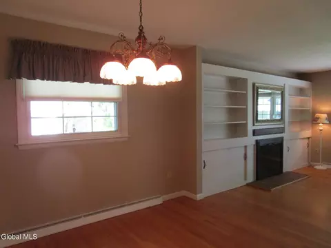 Dining - 161 Willow Ln, Glenville, NY 12302 photo 1 of 6