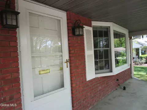 Exterior - 161 Willow Ln, Glenville, NY 12302 photo 6 of 23