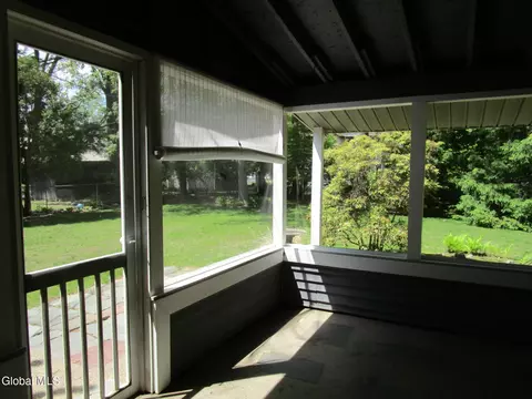 Exterior - 161 Willow Ln, Glenville, NY 12302 photo 16 of 23