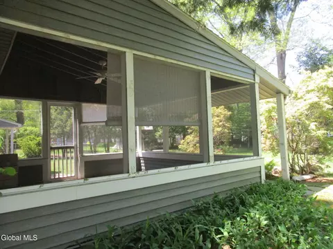 Exterior - 161 Willow Ln, Glenville, NY 12302 photo 11 of 23