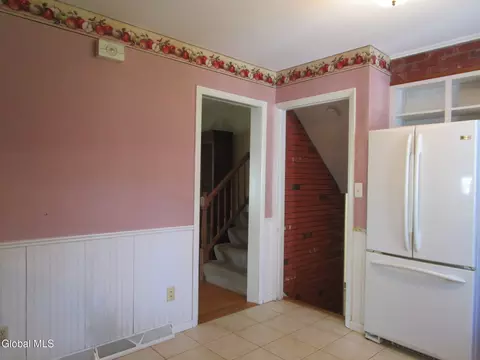 Entry Way - 161 Willow Ln, Glenville, NY 12302 photo 1 of 2