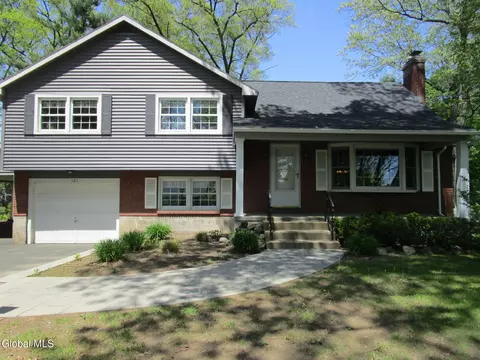 Exterior - 161 Willow Ln, Glenville, NY 12302 photo 2 of 23