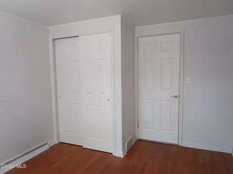 Bedroom - 161 Willow Ln, Glenville, NY 12302 photo 3 of 11
