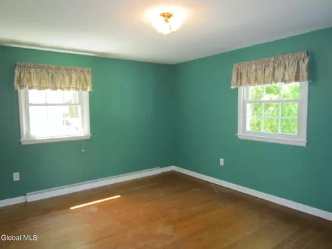 Bedroom - 161 Willow Ln, Glenville, NY 12302 photo 4 of 11