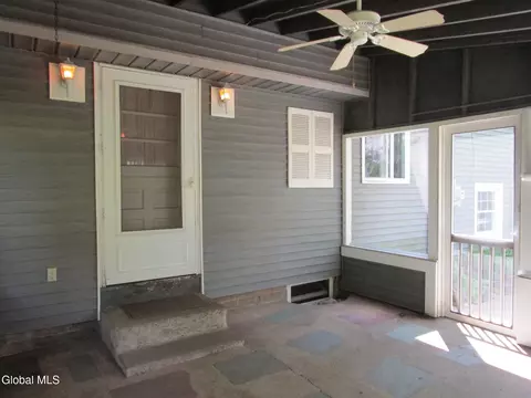 Exterior - 161 Willow Ln, Glenville, NY 12302 photo 13 of 23